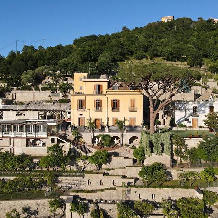 Villa Di Natale Пагани Екстериор снимка